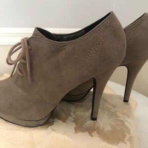 XAPPEAL Women’s Faux Suede Boot